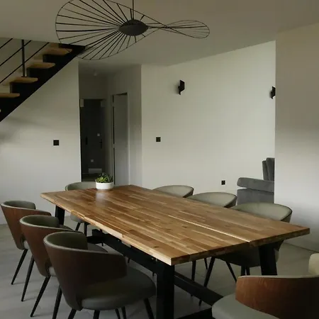 A 100m Du Virage D'arnage- Circuit Des 24h Du Mans - 6 Personnes Arnage