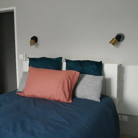 A 100m Du Virage D'arnage- Circuit Des 24h Du Mans - 6 Personnes Vila Arnage