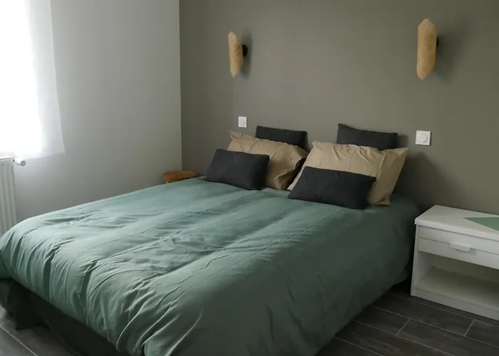 Villa à 100m Du Virage D'arnage- Circuit Des 24h Du Mans - 6 Personnes