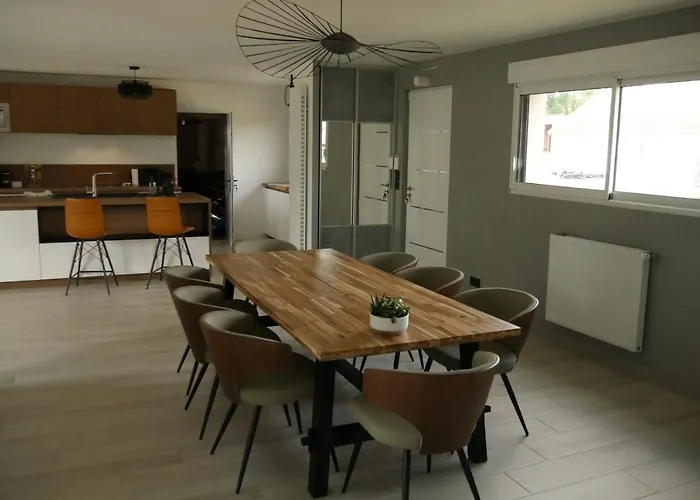 Villa à 100m Du Virage D'arnage- Circuit Des 24h Du Mans - 6 Personnes